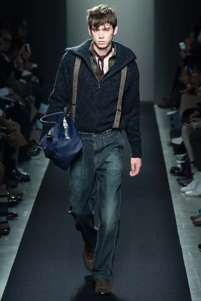 Look 14